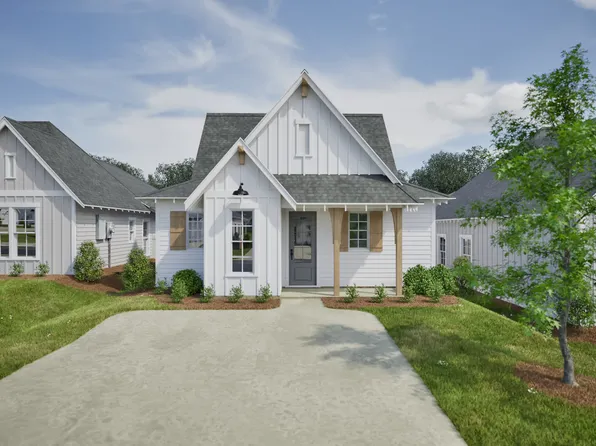 1049 Woodland Ln, Opelika, AL 36801