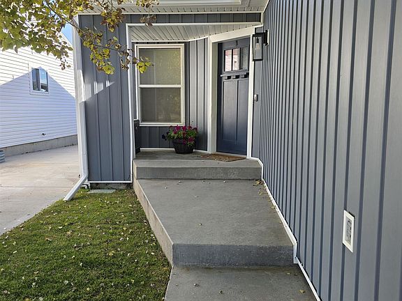 2nd image of 129 Magnolia Cir