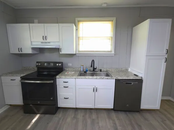 307 Deluxe Cir, Thomaston, GA 30286