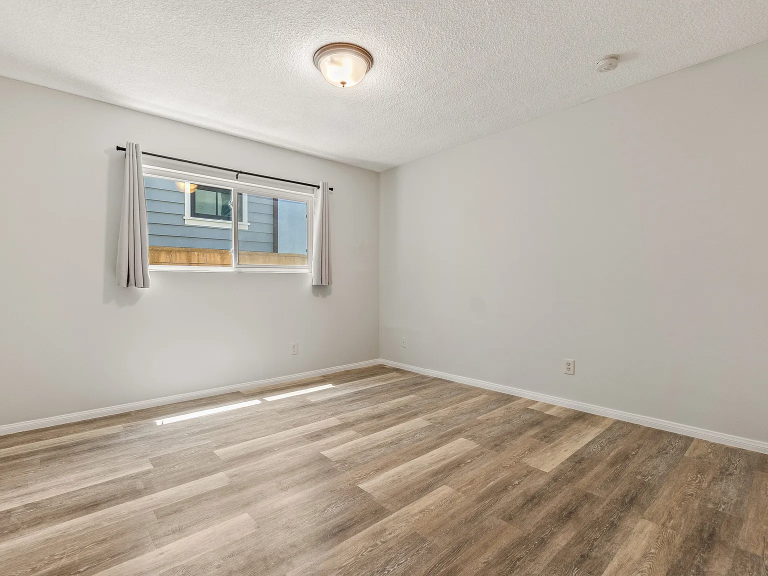 1 bed, 800 sqft, $3,000 — Photo 4