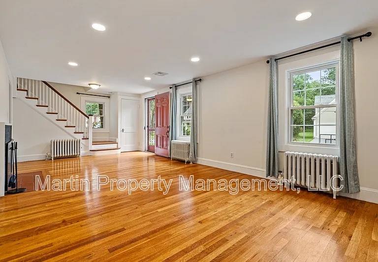 14 Gleason Rd — Photo 3
