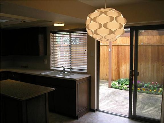 5th image of 2916 Whitemarsh Cir