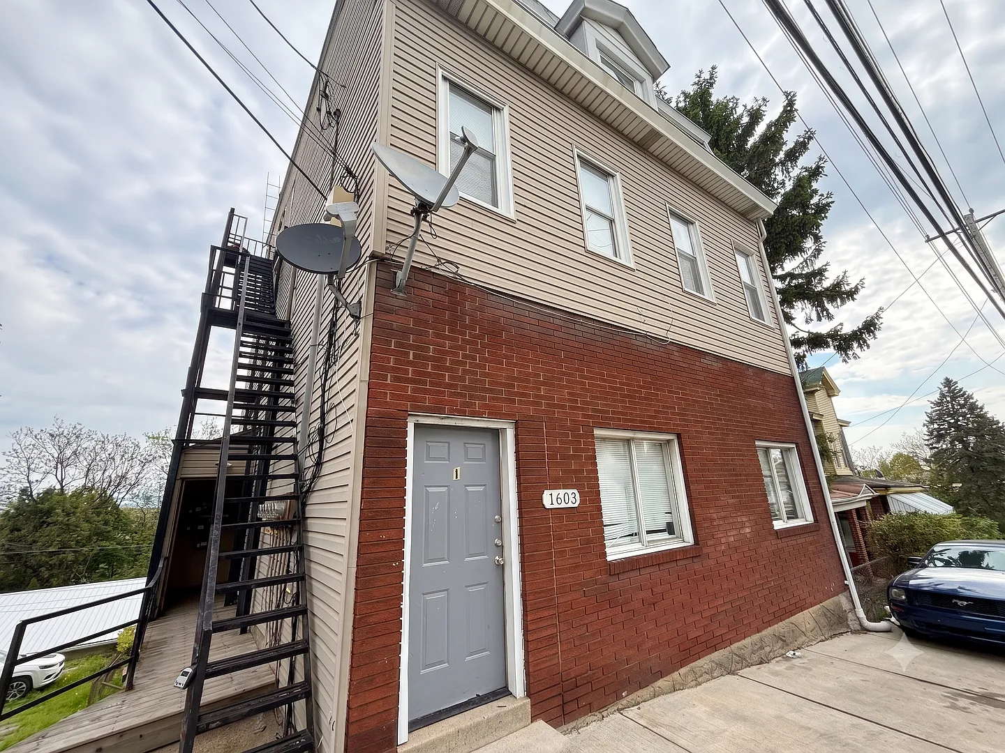 1603 Arlington Avenue — Photo 1