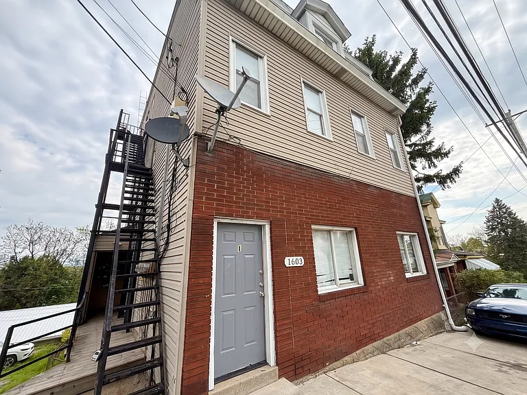 1603 Arlington Avenue — Photo 8