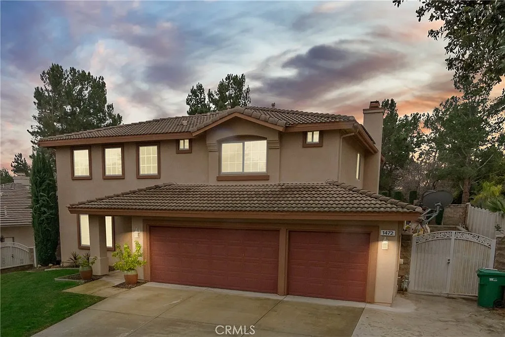 3 bed, 2.5 bath, 2365 sqft, $3,995 — Photo 1