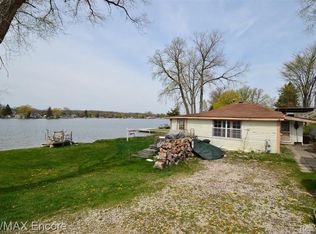 2132 Allen Ct, Ortonville, MI