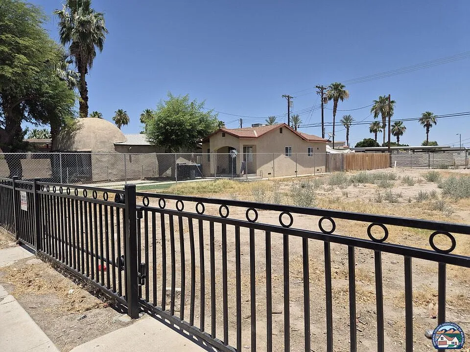 Studio, 5850 sqft, $1,200 — Photo 3