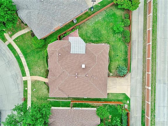 3rd image of 1448 Mayflower Ln