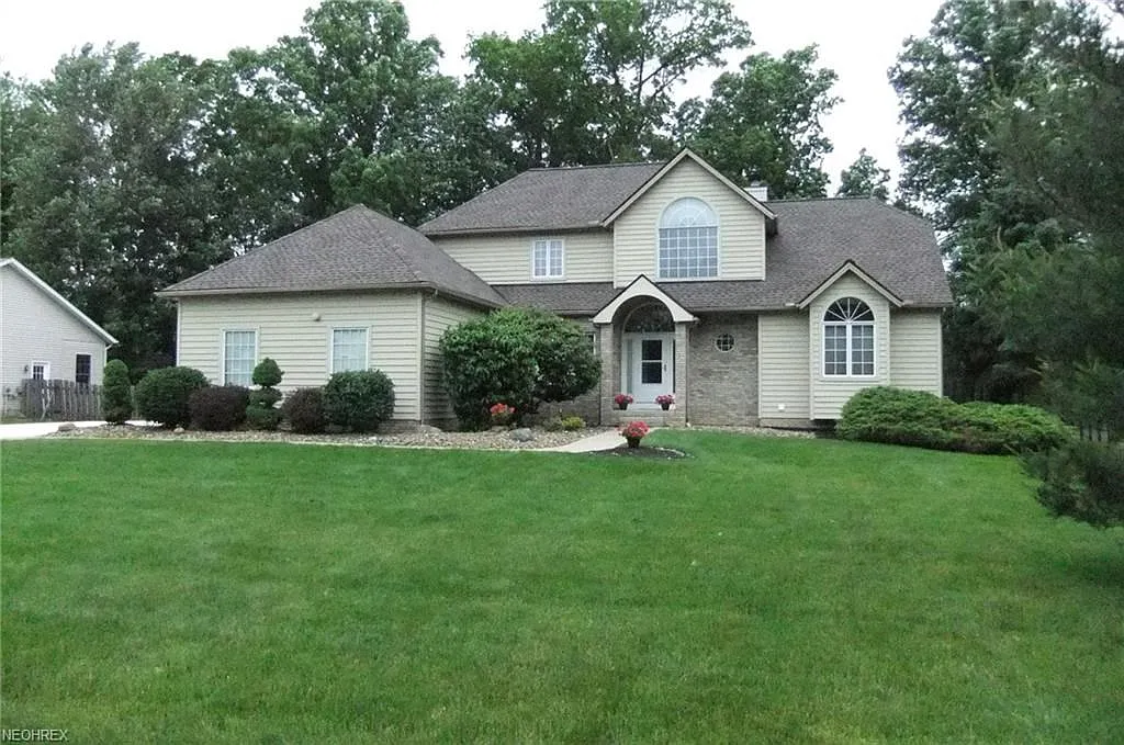 7642 Debonaire Dr photo 1