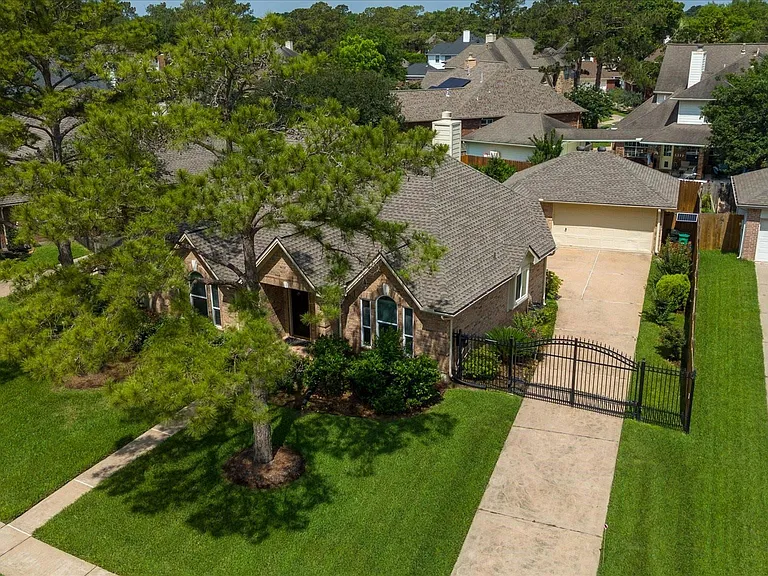 21702 Cayman Point Dr — Photo 47