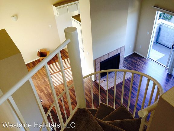2nd image of 4406 Cahuenga Blvd APT 205