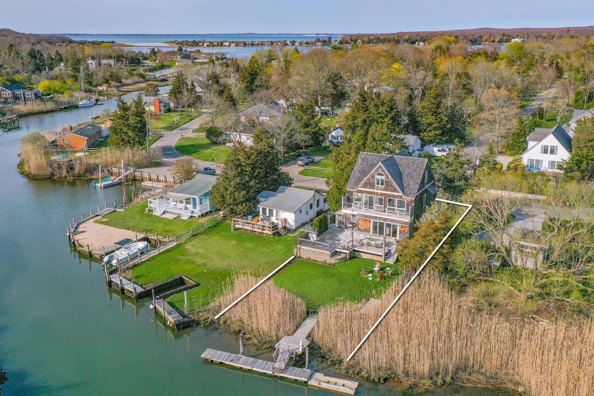 61 Shore Rd, Southampton, NY 11968 Out East
