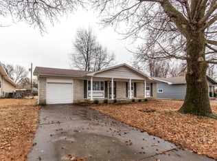 2450 S Meadowbrook Ave, Springfield, MO 65807