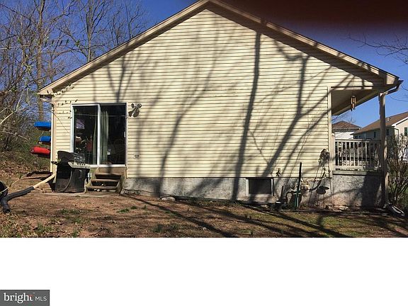 4th image of 925 Redwood Ln