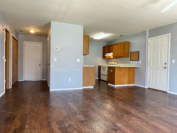 3rd image of 1689 N Saddlehorn Ave #1