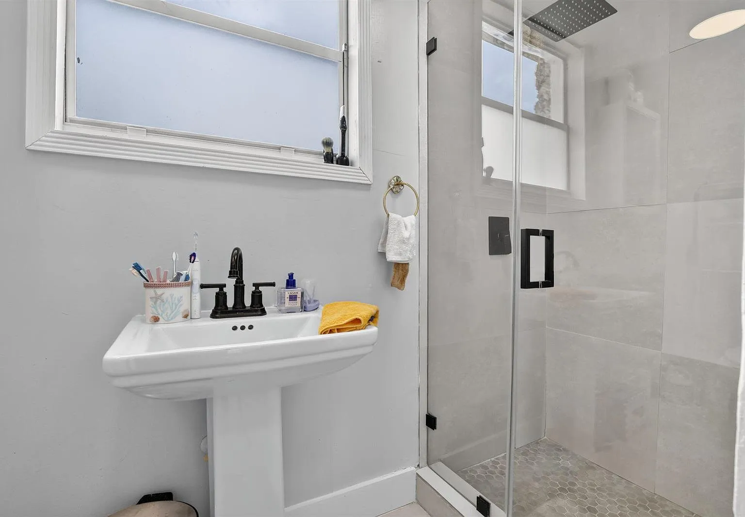 3 bed, 1400 sqft, $4,000 — Photo 4