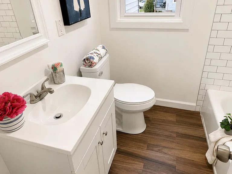 2220 Brunswick Ave — Photo 8