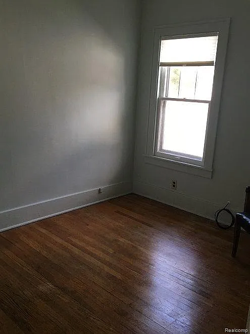 2 bed, 1.0 bath, 1100 sqft, $995 — Photo 3