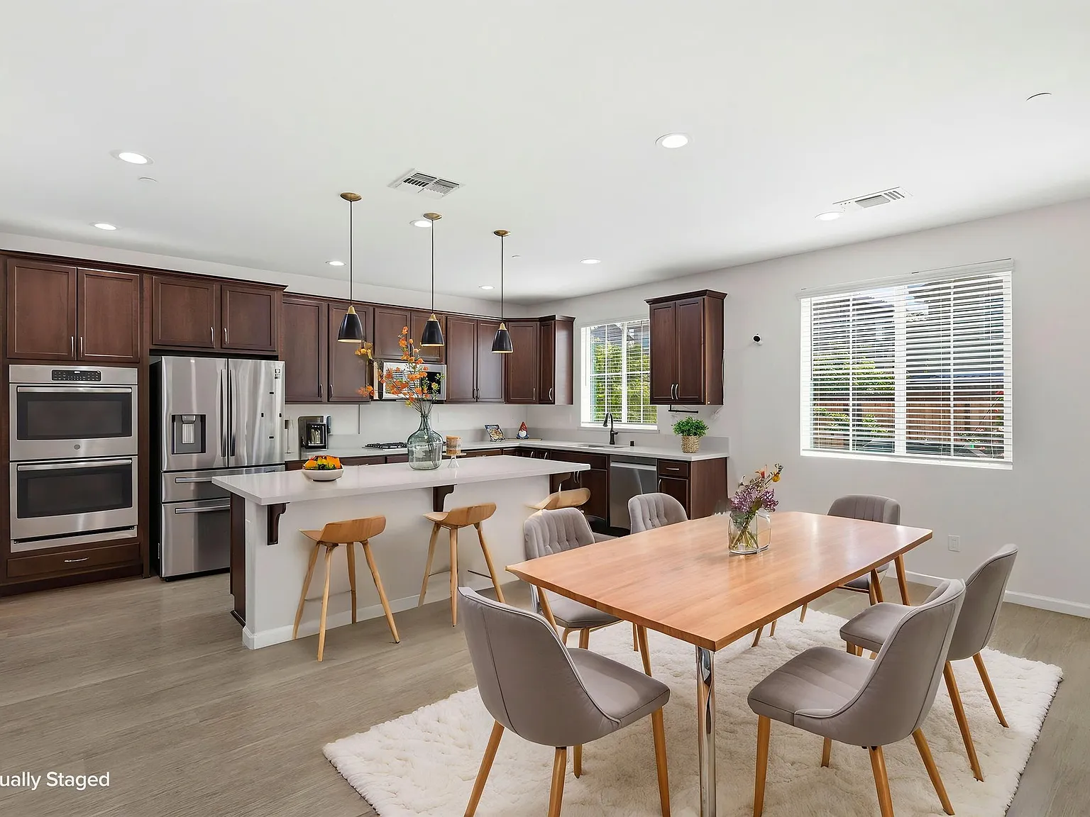 4 bed, 2480 sqft, $3,500 — Photo 3