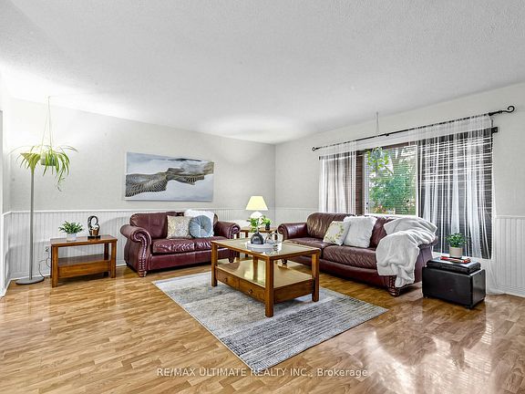 4th image of 375 Calvert Ct