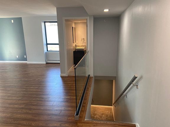 2nd image of 289 Drake St #701