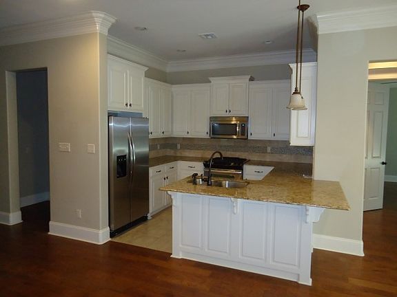 3rd image of 108 Emerald Sands Ln