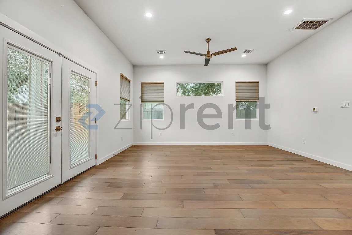 6406 Santos Condominiums — Photo 4