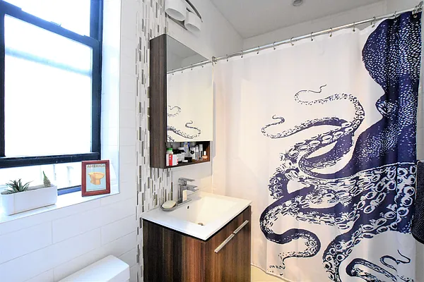 Rented by Clove Realty LLC | media 12