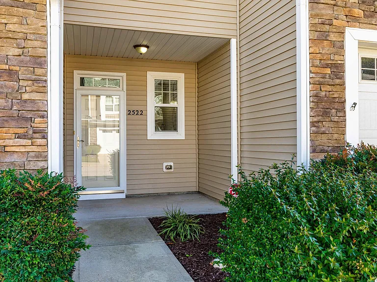 2522 Spring Oaks Way — Photo 5