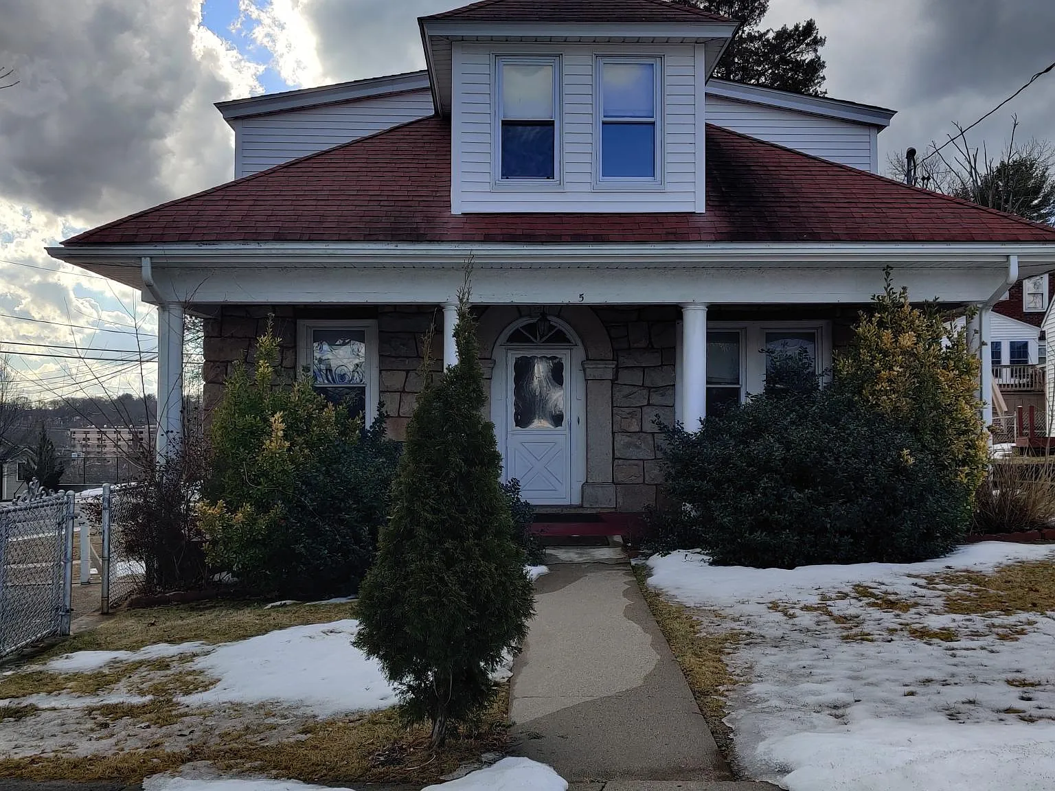 2 bed, 900 sqft, $1,750 — Photo 1