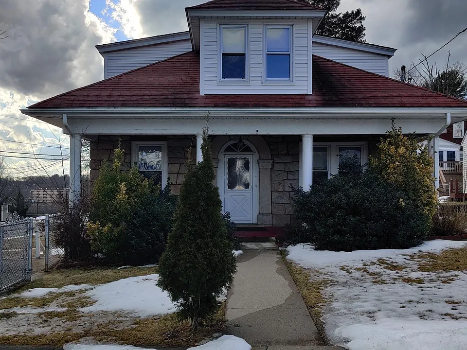 5 Morgan Ave #2