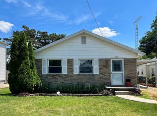 1051 Mambrino Rd, Oregon, OH 43616