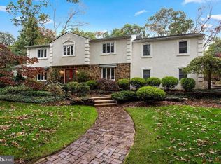 220 Laurel Ln, Mount Laurel, NJ 08054