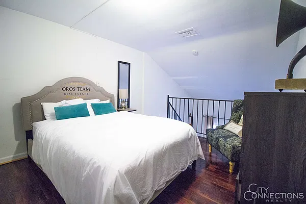 Rented by City Connections Realty | media 15