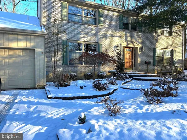 1033 Owl Ln, Cherry Hill, NJ 08003