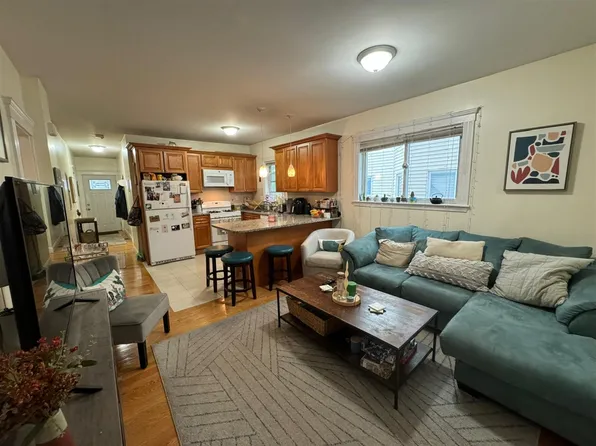 27 Belknap St #3, Somerville, MA 02144