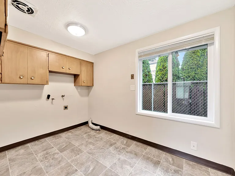 Eastside 1 — Photo 14