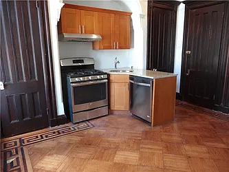 Rented by R New York