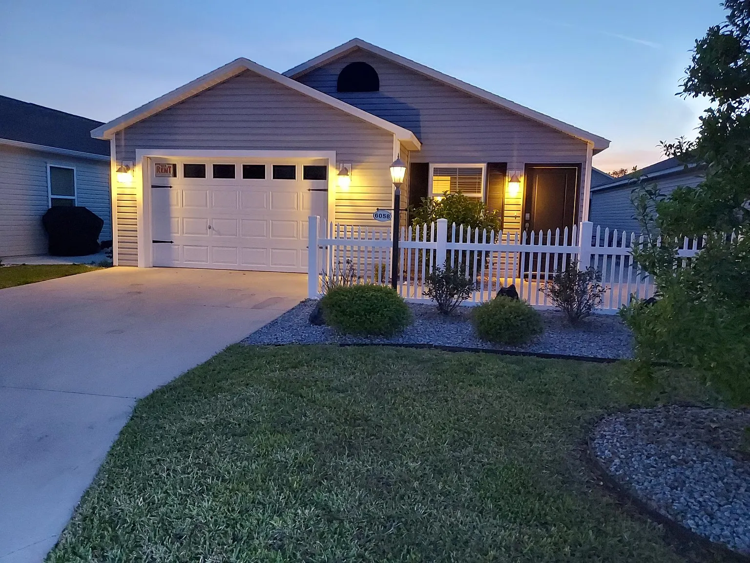 2 bed, 1300 sqft, $2,000 — Photo 3