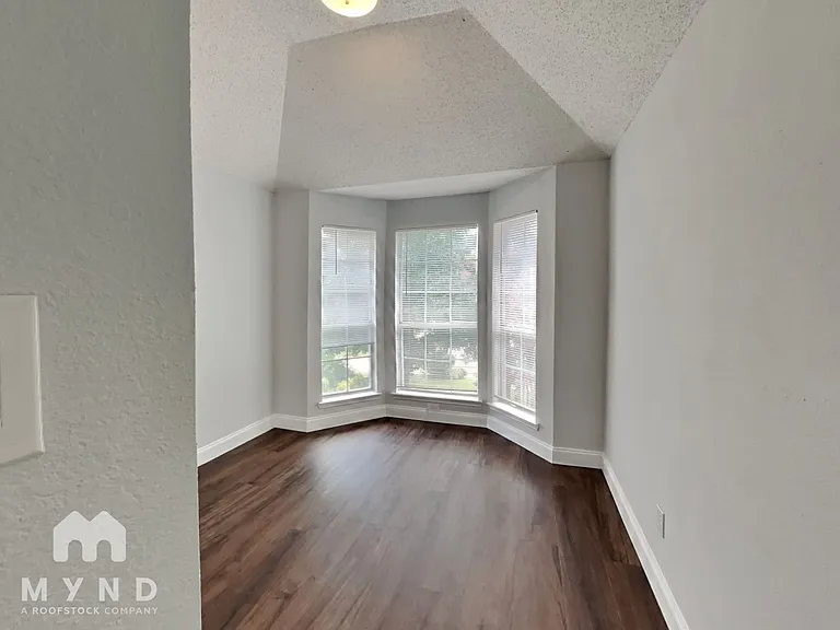 2616 Belmont Ct — Photo 18