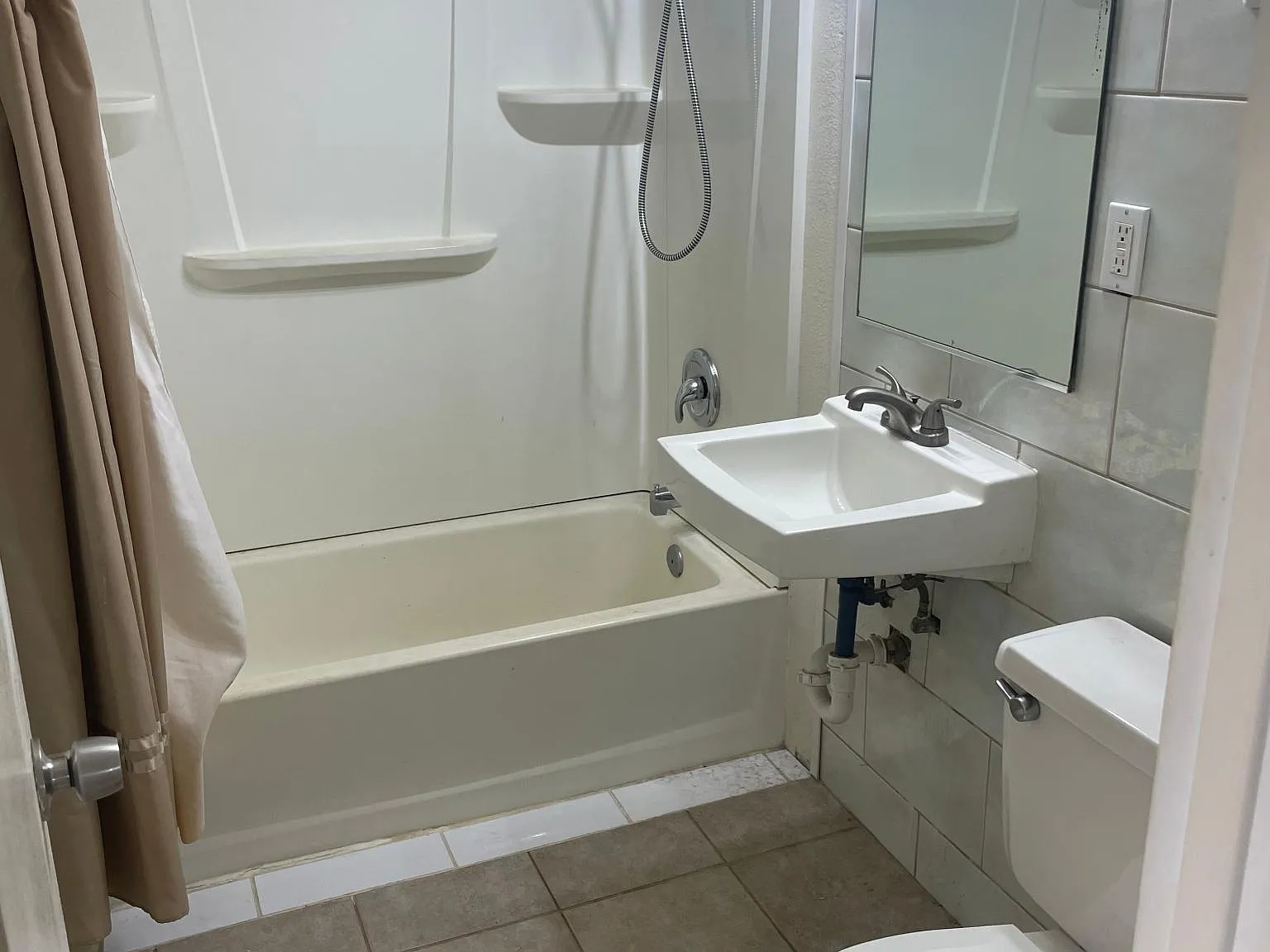 2 bed, 950 sqft, $3,150 — Photo 3