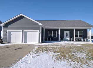 6028 Conneaut Light Dr, Vermilion, OH 44089