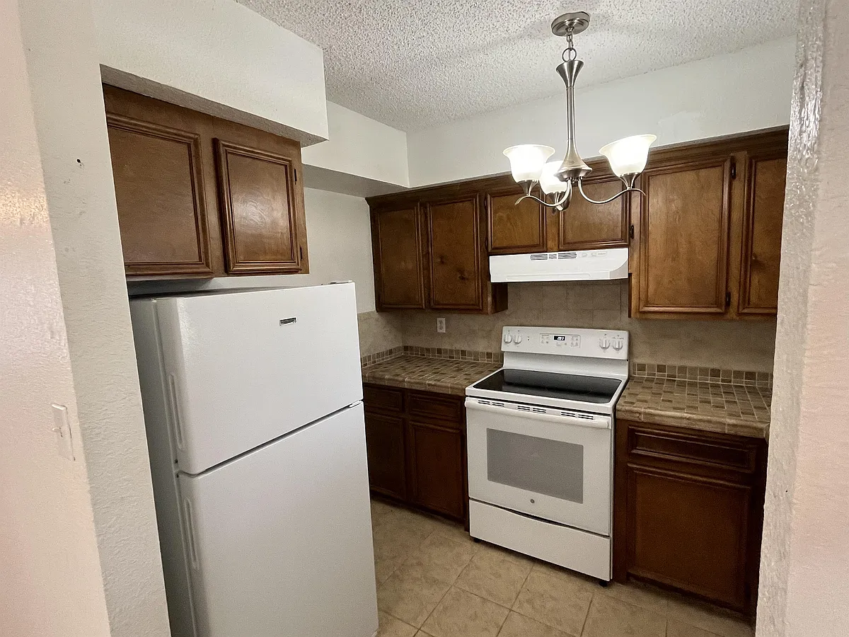 Photo 2 of 19 - 310 S Val Verde Rd #22 - Donna, TX Building Photo - 310 S Val Verde Rd #22