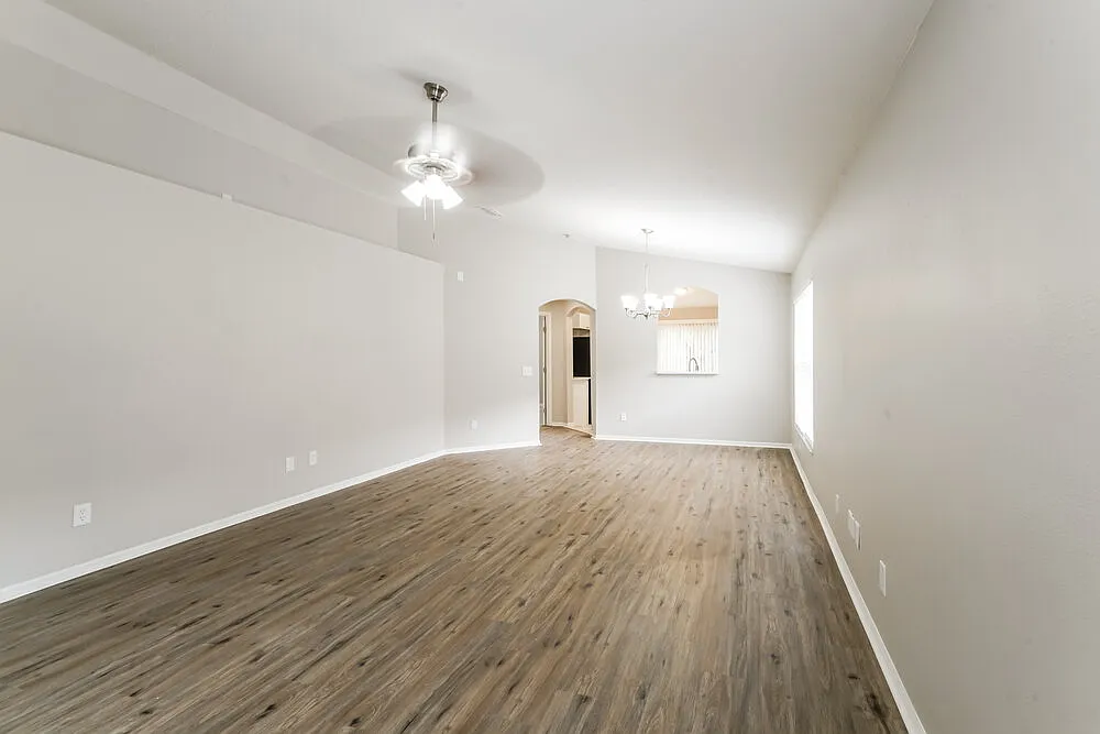 4 bed, 2.0 bath, 1509 sqft, $2,185 — Photo 3