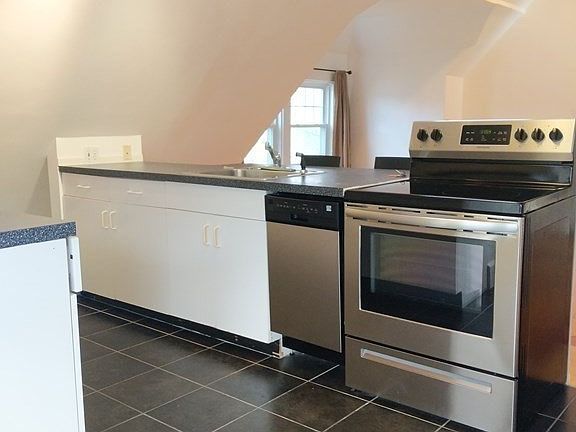 4th image of 182 Babcock St #3