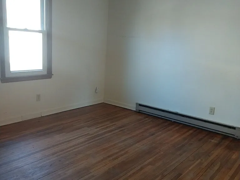 702 Main St — Photo 4