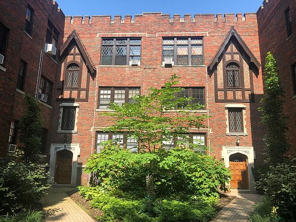 2nd image of 3021 Fairfield Ave #D-21