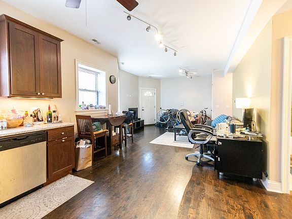 3rd image of 933 W Agatite Ave APT 2S
