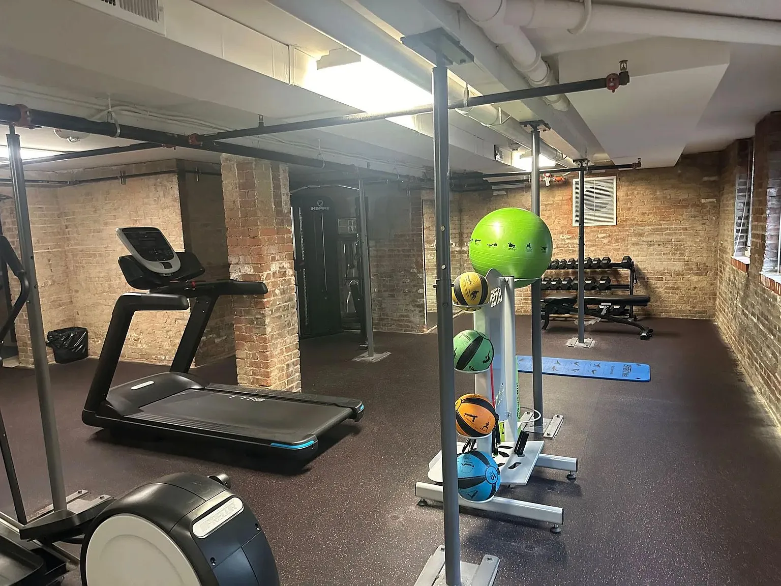 Located in Ohio City, the historic and recently renovated Heyse Apartments has been restored to its original charm of 1898. — photo 15