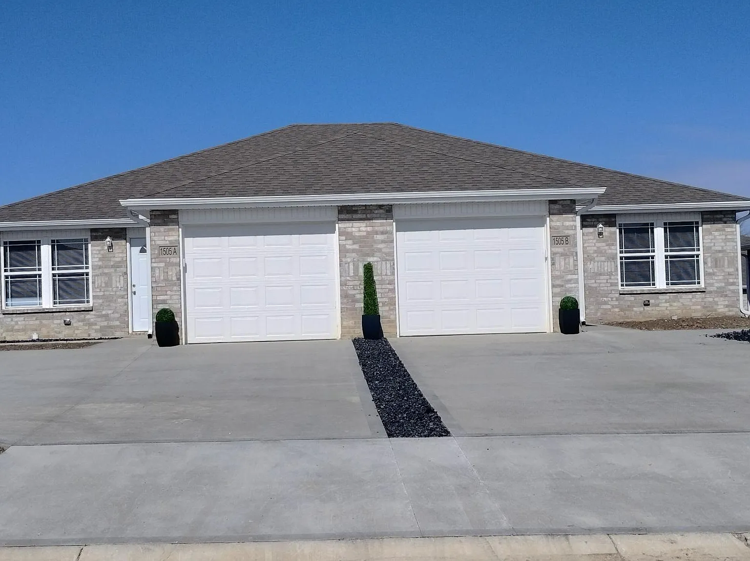3 bed, 1093 sqft, $1,500 — Photo 2